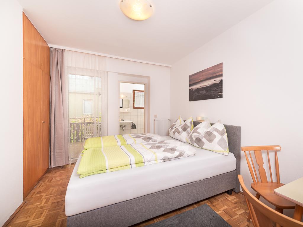 Gaestehaus Genf Velden am Wörthersee Cameră foto