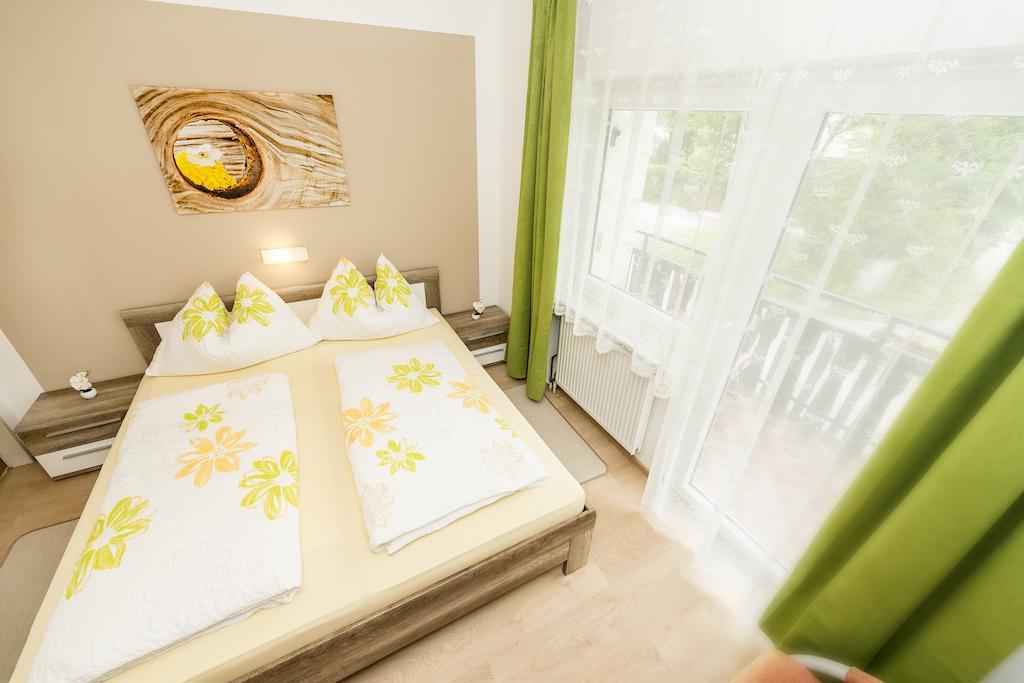 Gaestehaus Genf Velden am Wörthersee Cameră foto